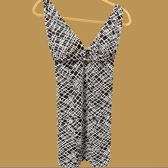 JANTZEN swim dress, no bottoms, size medium, removable soft cups, 33 inches long - Picture 3 of 5